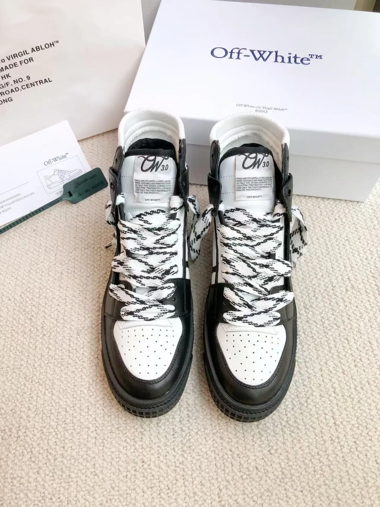 Men's men's shoes P660! 🌈🌈OFF WHITE🌈🌈 ⚡️Couple model⚡️🍓New color🍓 👉Ex-factory price: 130-45 The latest spring model of Gaobang street casual Martin style masterpiece, released the highest quality version on the market 👊 Series original mold opening, original lasting, production technology 1:1 original ➰🔜The best choice for more and more celebrities and Internet celebrities🔸In the classics Changes in the code🔸Innovate in the trend🔸Strive to break away from the shackles of bad street design🔝Although he is not the originator of fashion design, he is definitely a shining dark horse in avant-garde design🐴🆙Do not follow the trend🔅Not universal beauty🔅 Fabric💯First-layer cowhide Lining💯Imported skin-friendly and environmentally friendly polyester mesh Foot pads💯Original molded high-elastic environmentally friendly molding pads Midsole💯Original lasting process Outsole💯Rubber outsole Packaging💯Official website synchronized full set of packaging (brand wrapping paper, brand certificate, brand cloth bag)